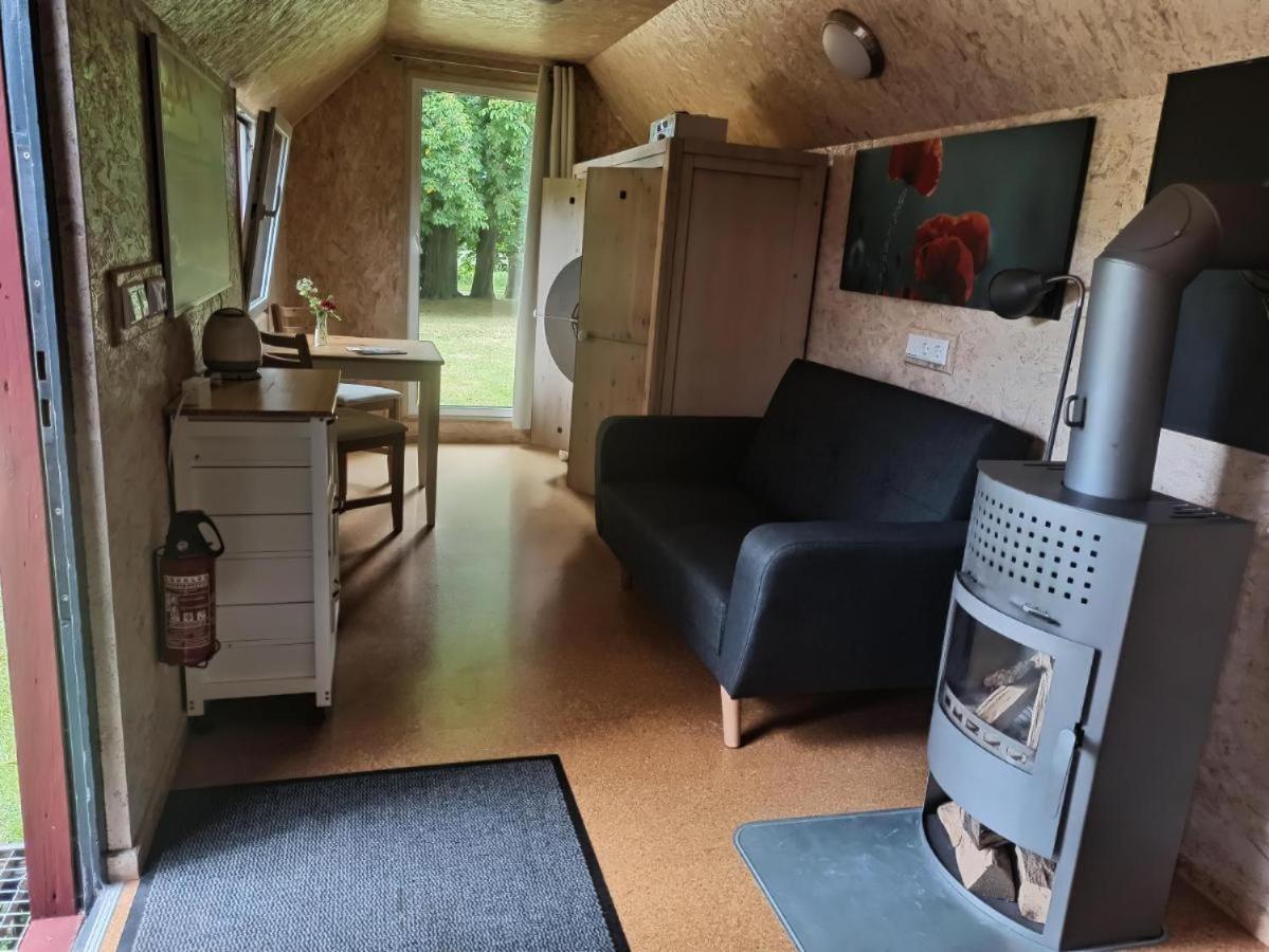 Schaeferwagen Auf Dem Biogut-Saalkow Hotel Gustow  Ngoại thất bức ảnh